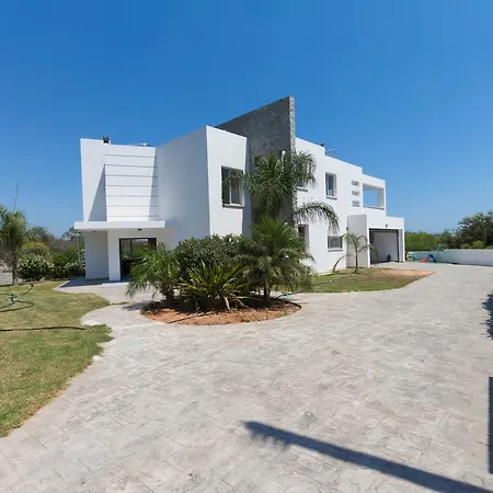 Akefalou Bay Villa