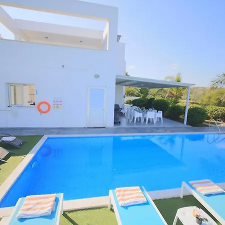 Villa Akefalou Bay *