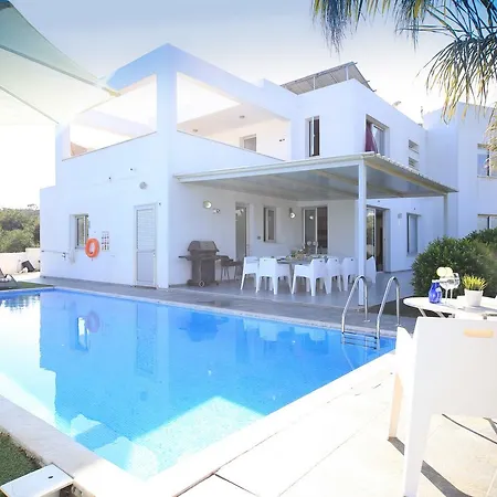 Akefalou Bay Villa